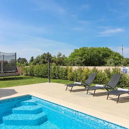Charming Enjoy With Private Pool In Vila Pula