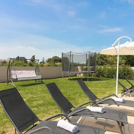 Charming Enjoy With Private Pool In Vila Pula