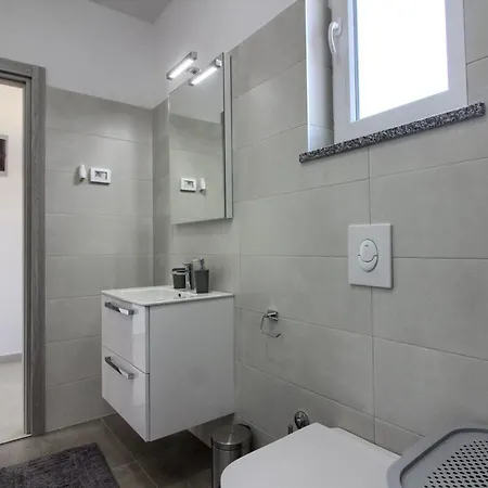 Βίλα Charming Enjoy With Private Pool In Πούλα