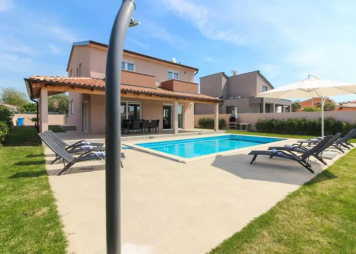 Villa Charming Enjoy With Private Pool In *