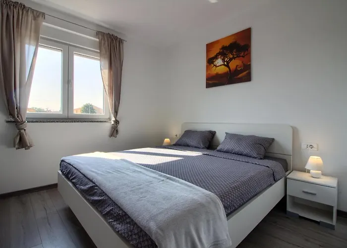 Villa Charming Enjoy With Private Pool In Póla