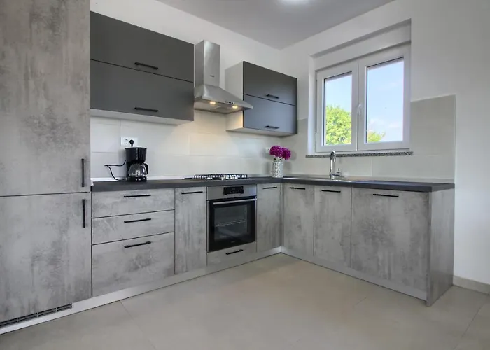 Charming Enjoy With Private Pool In * Pula