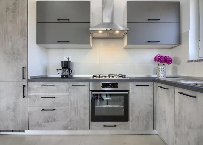 Charming Enjoy With Private Pool In Villa Pula