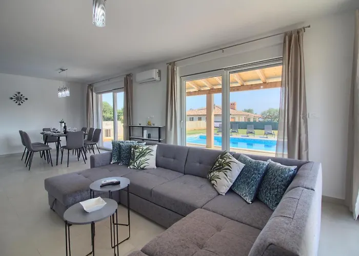 Charming Enjoy With Private Pool In *