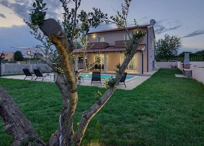 Villa Charming Enjoy With Private Pool In Pula